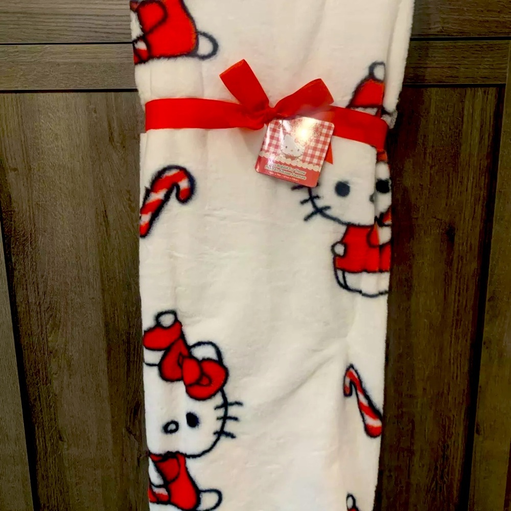 NEW Hello Kitty Christmas Santa Hat Candy Cane Faux Rabbit Fur Throw Blanket Red